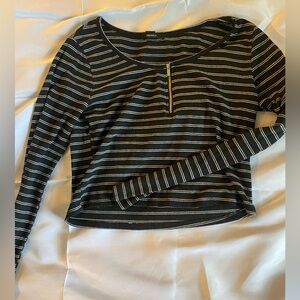 long sleeve crop top